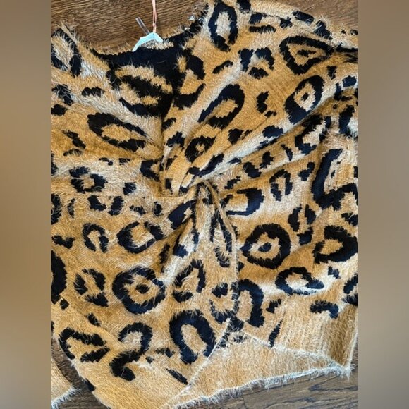 Entro NWT Leopard Print Fuzzy Sweater Twist Front Black Brown Statement Cozy L - Picture 3 of 7